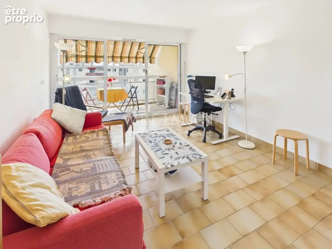 Lumineux appartement 2 pièces avec balcon – Nice Napoléon III - photo 2