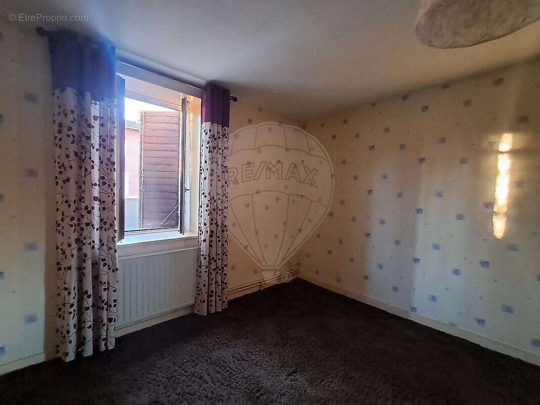 Maison à SAINT-GEORGES-DE-RENEINS