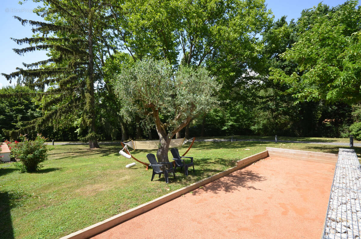 Maison à SAINT-GENIS-LAVAL