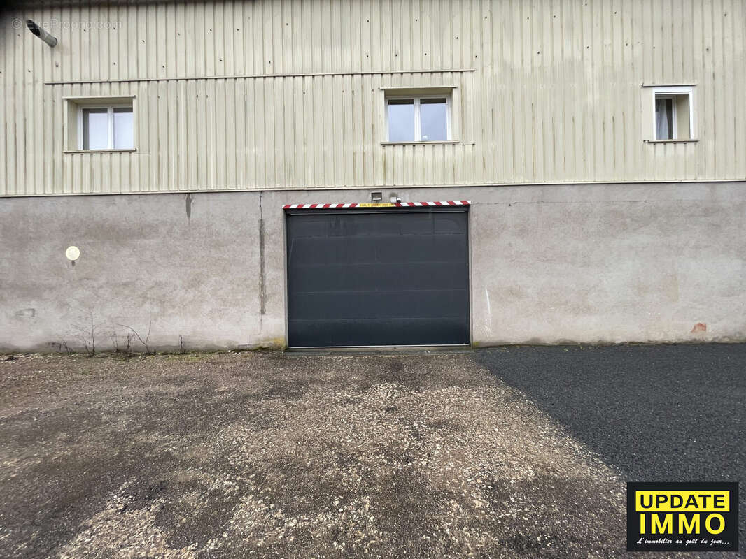 Commerce à CONTREXEVILLE