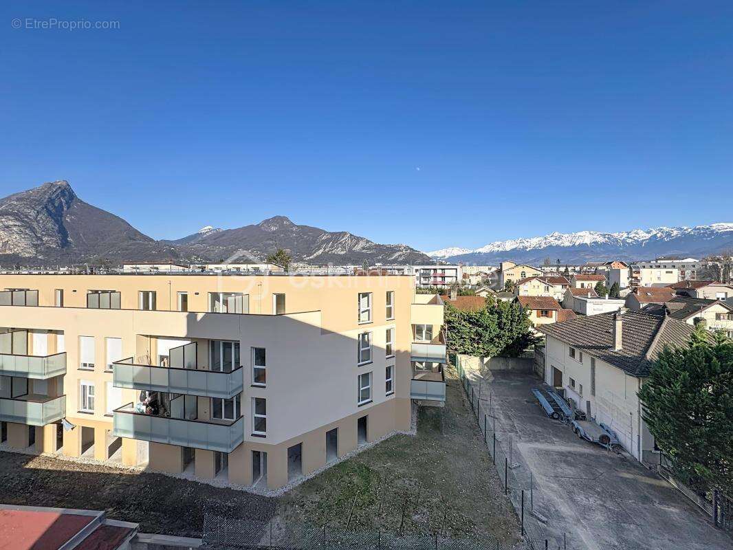 Appartement à FONTAINE