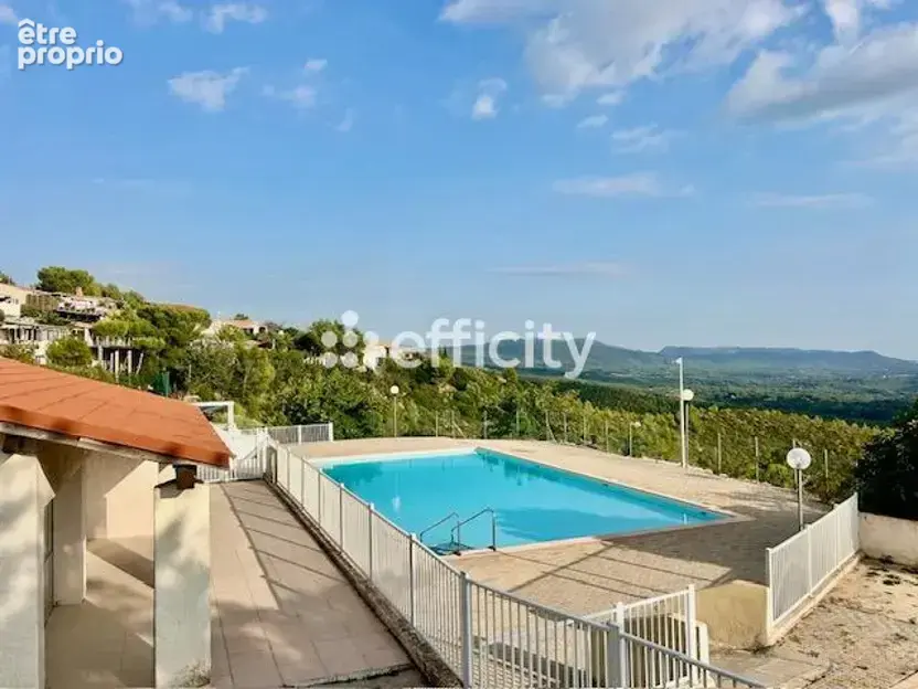 Maison à LE CASTELLET