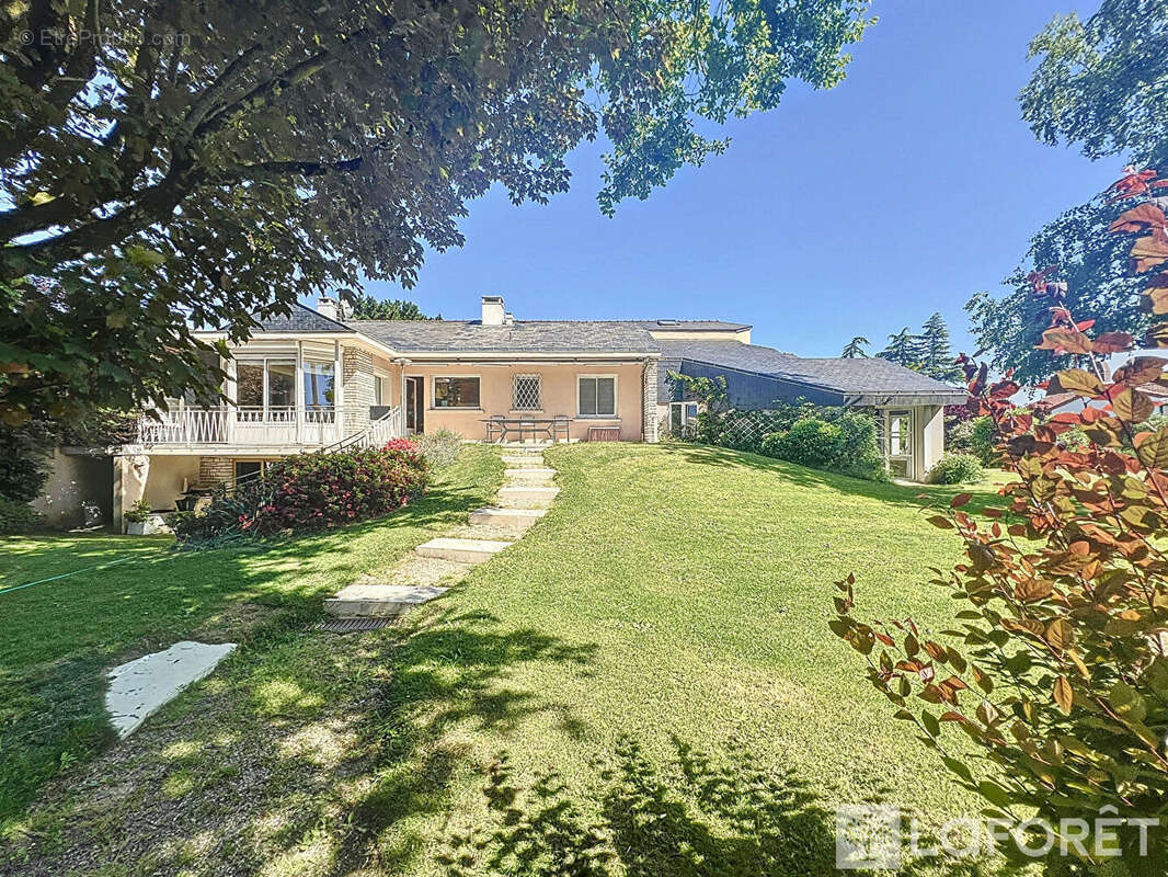 Maison à SAINT-MACAIRE-EN-MAUGES