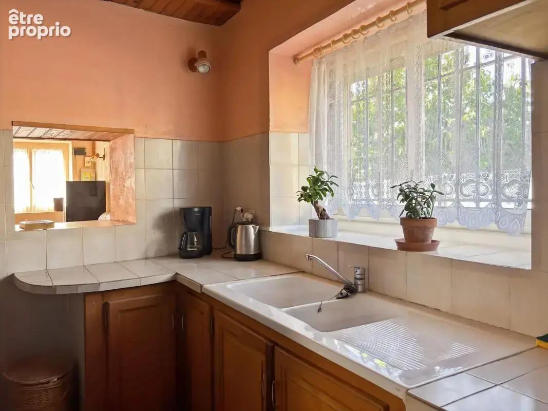 Agréable maison individuelle à proximité des commodités avec jardin clos et garage - photo 5