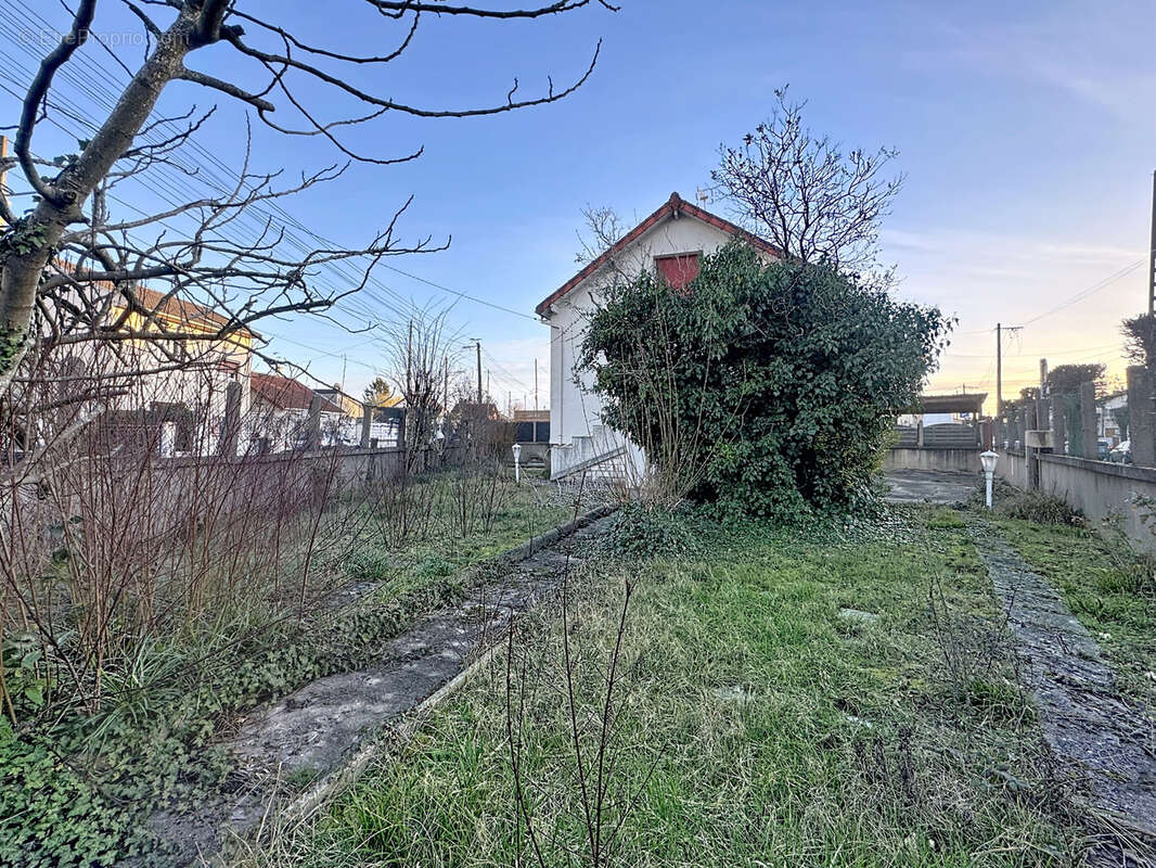 Maison à PARAY-VIEILLE-POSTE