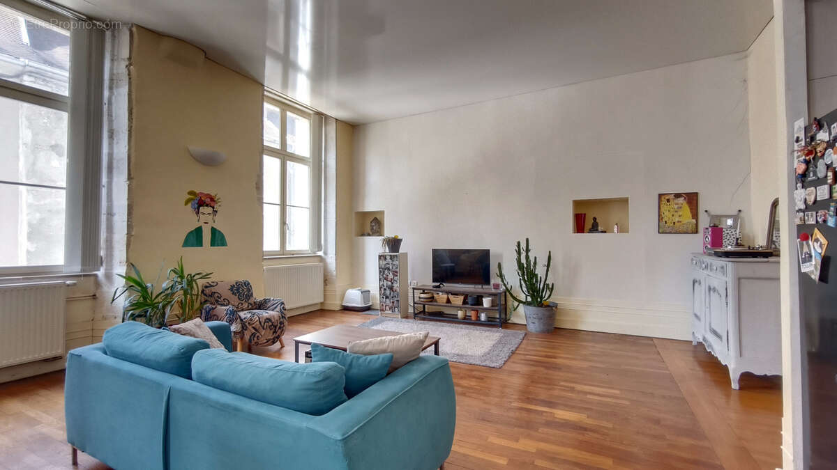 Appartement à GRAY