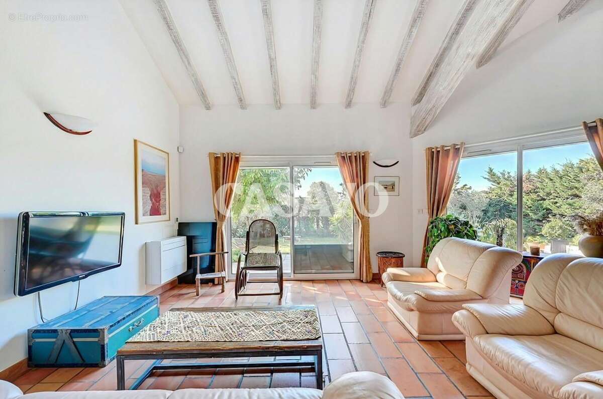 Vente Maison 5 pièces de 136m² - 13200 Arles - photo 7