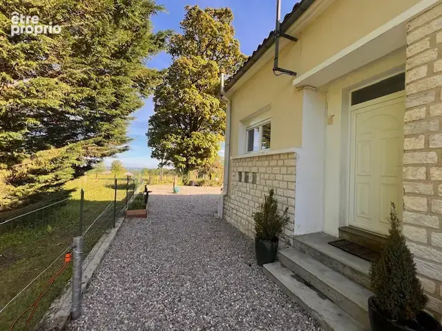 Maison de campagne avec vue degagee, grande dependance attenante et garage - photo 2