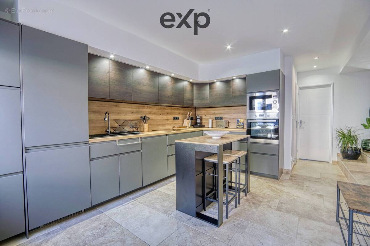 Appartement à VILLELAURE