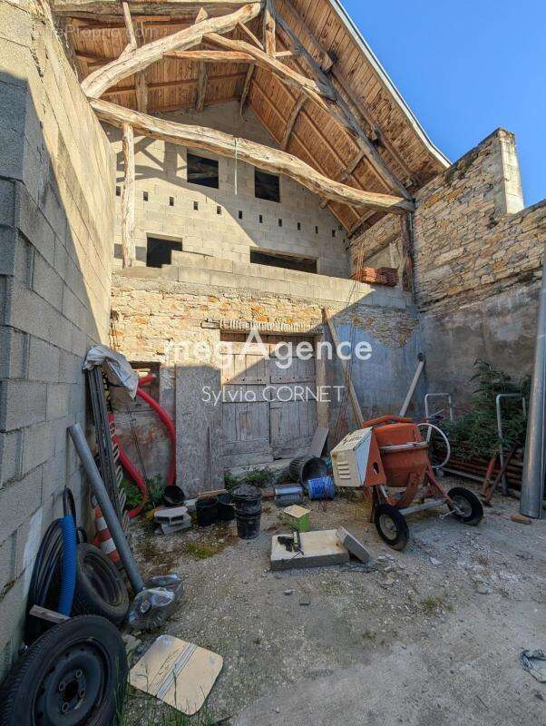 Maison à SAULT-BRENAZ