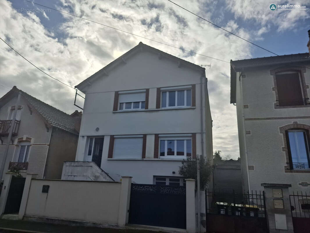 Maison à MONTLUCON