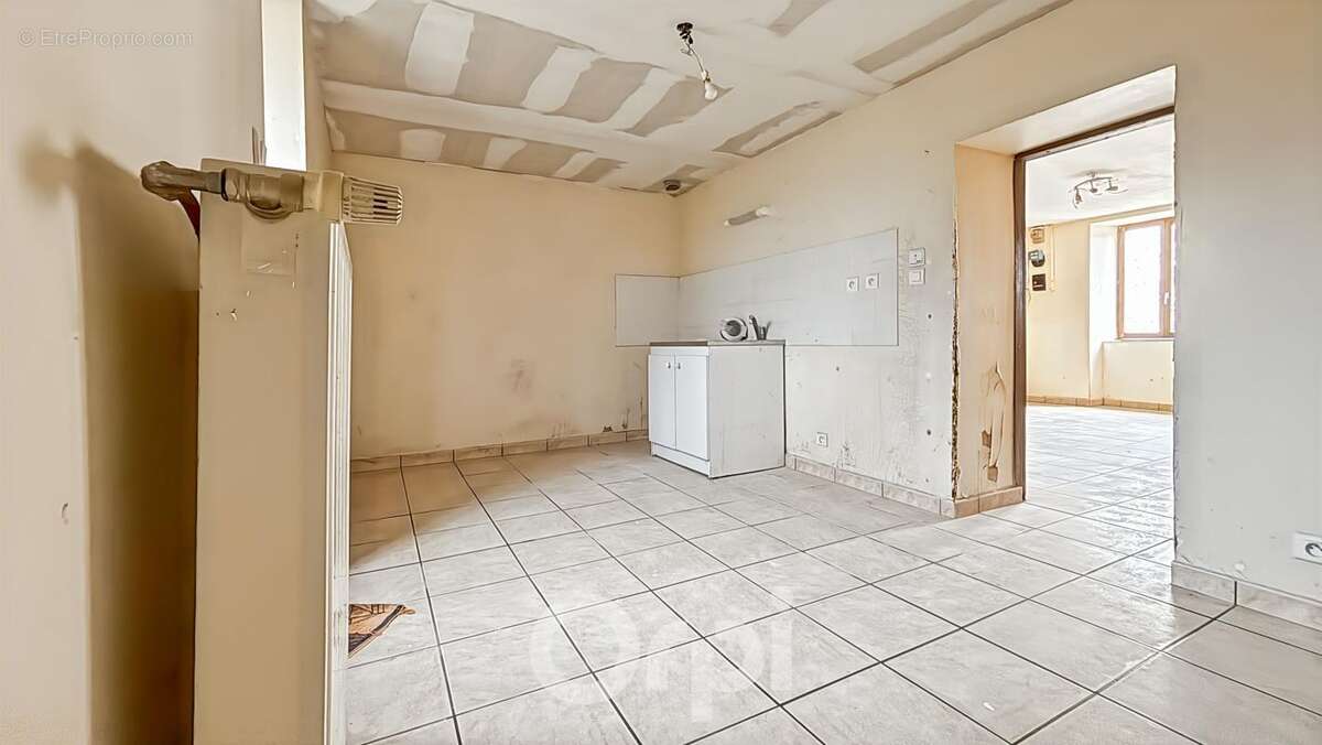 Maison à COMPREIGNAC