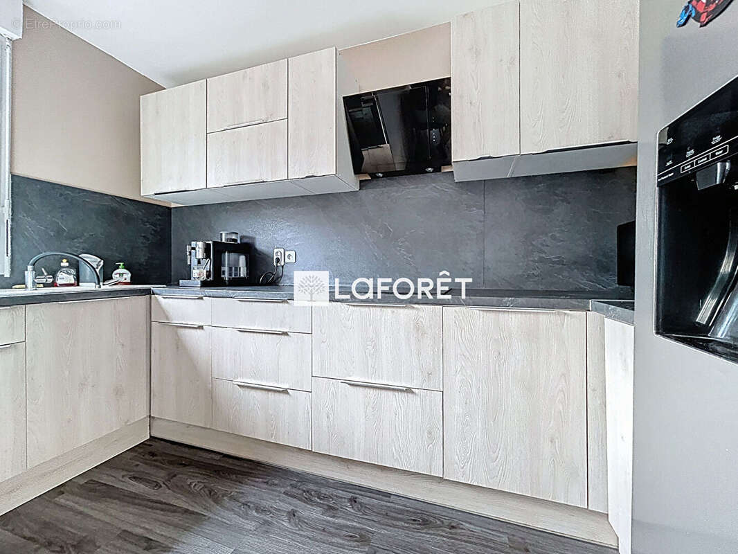 Appartement à VERT-SAINT-DENIS