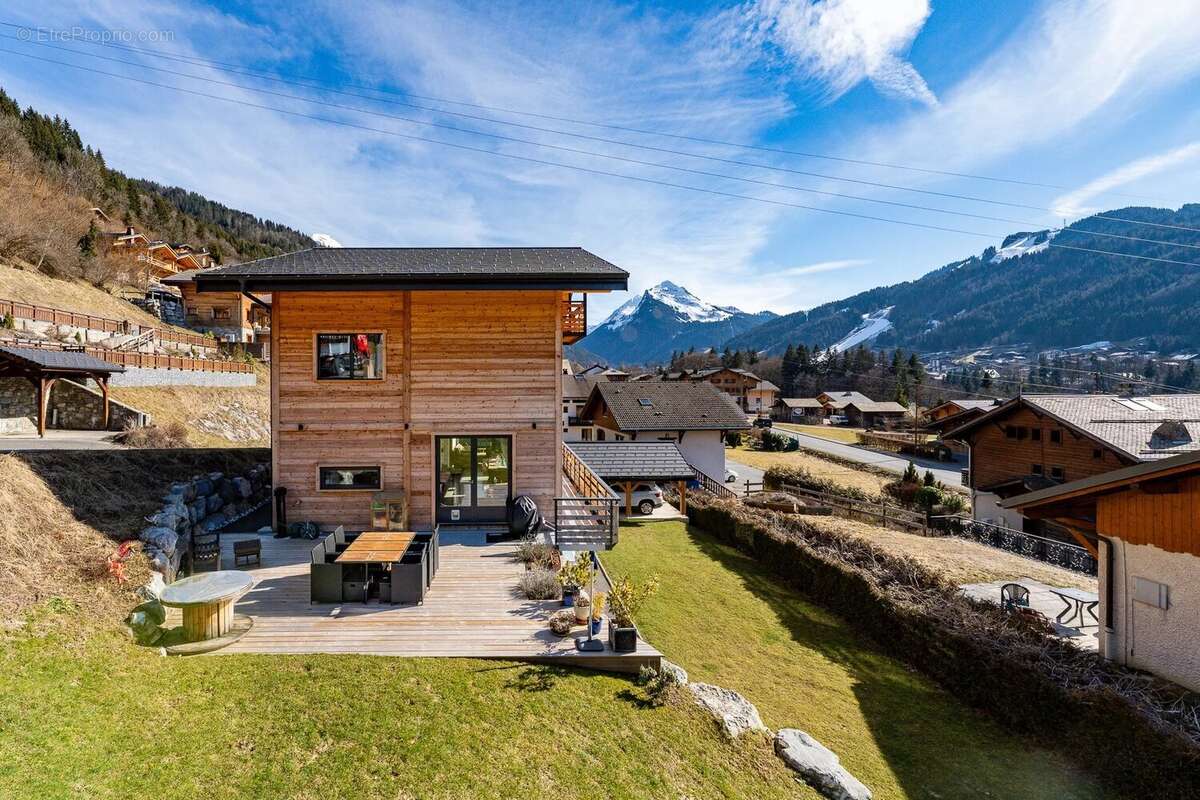 MORZINE - Chalet contemporain de 6 chambres - photo 4