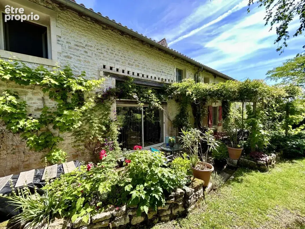 Superbe Longère en Pierre de 413 m2   6 Chambres - photo 4