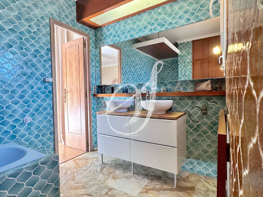 Maison de charme de type 5, 4 chambres avec piscine, garages sur plus de 1 000 m2 de terrain à Juvignac - photo 15
