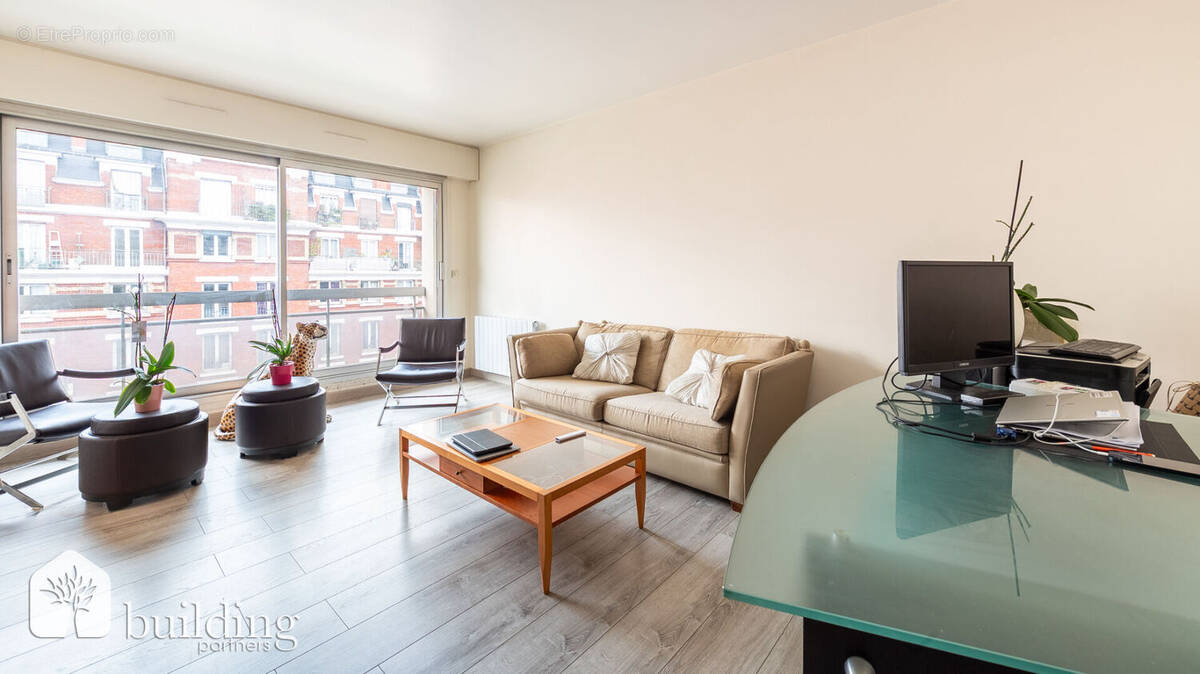 Appartement à PARIS-17E