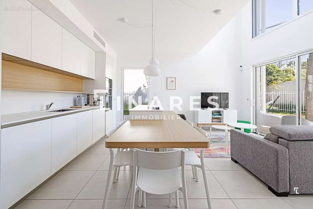 Appartement à MARSEILLE-8E