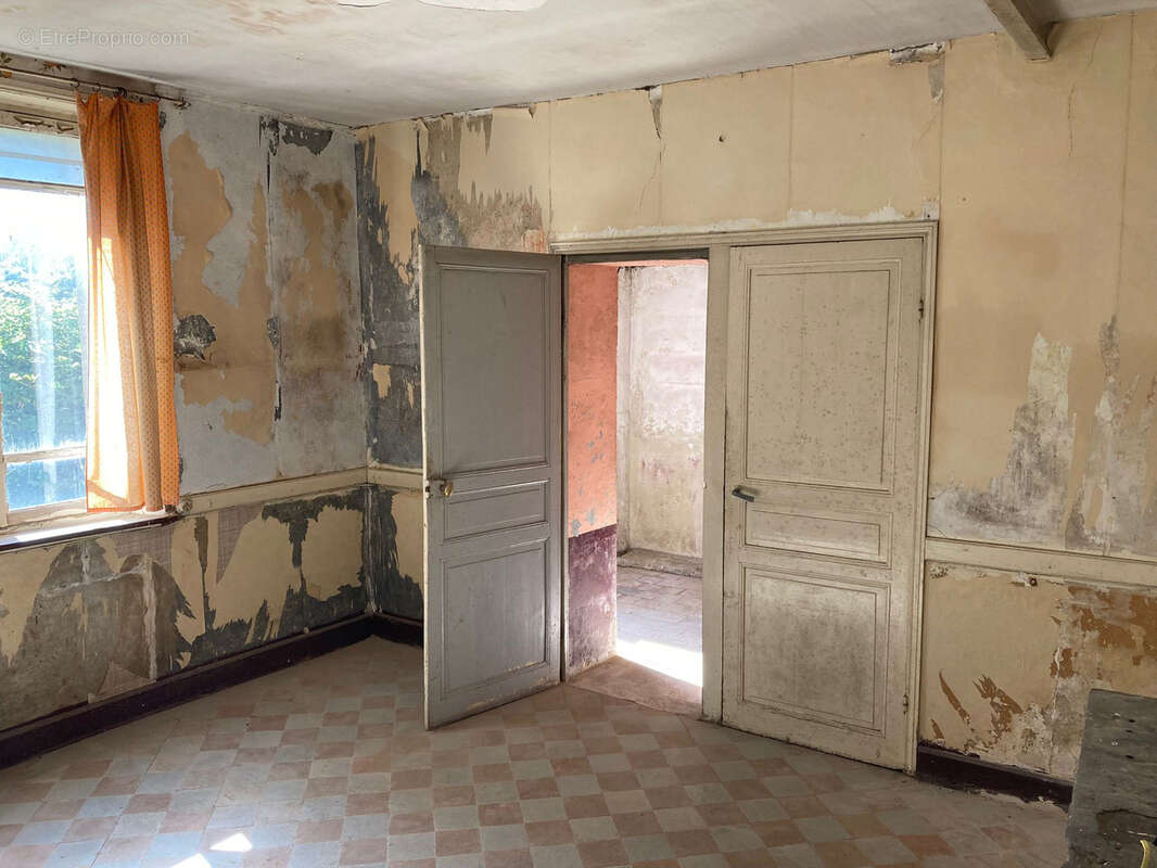 Maison à FRANGY-EN-BRESSE