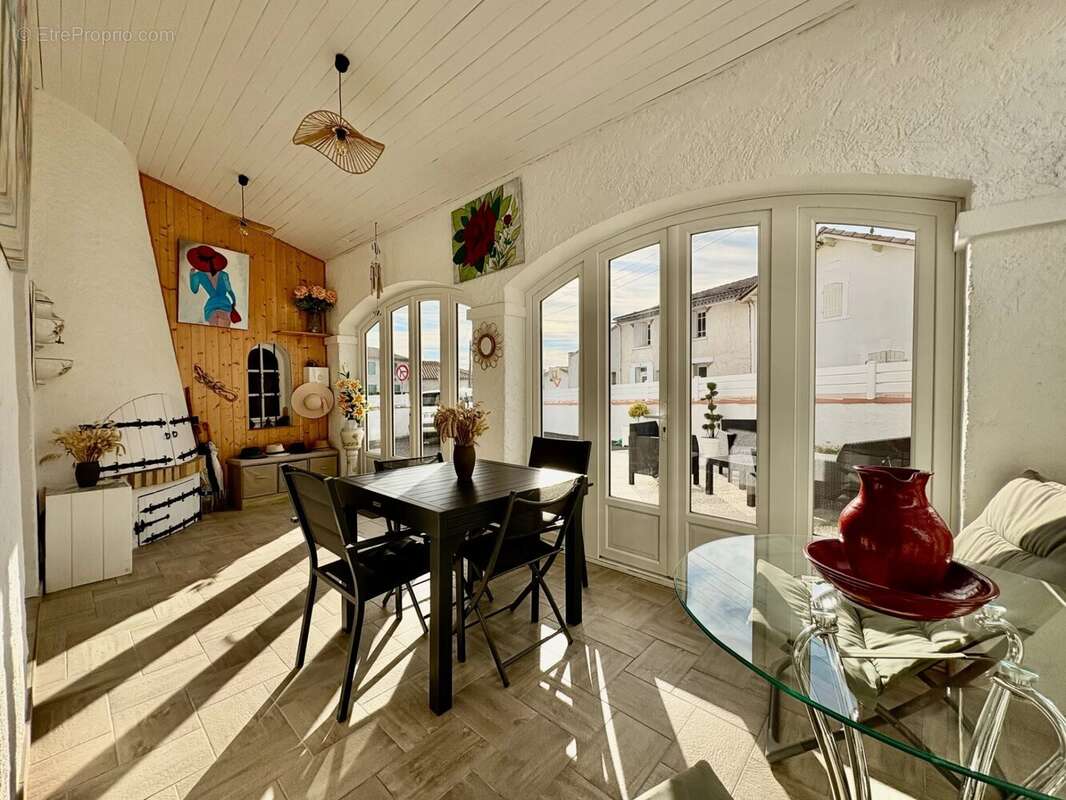 Maison à SAINT-GEORGES-DE-DIDONNE