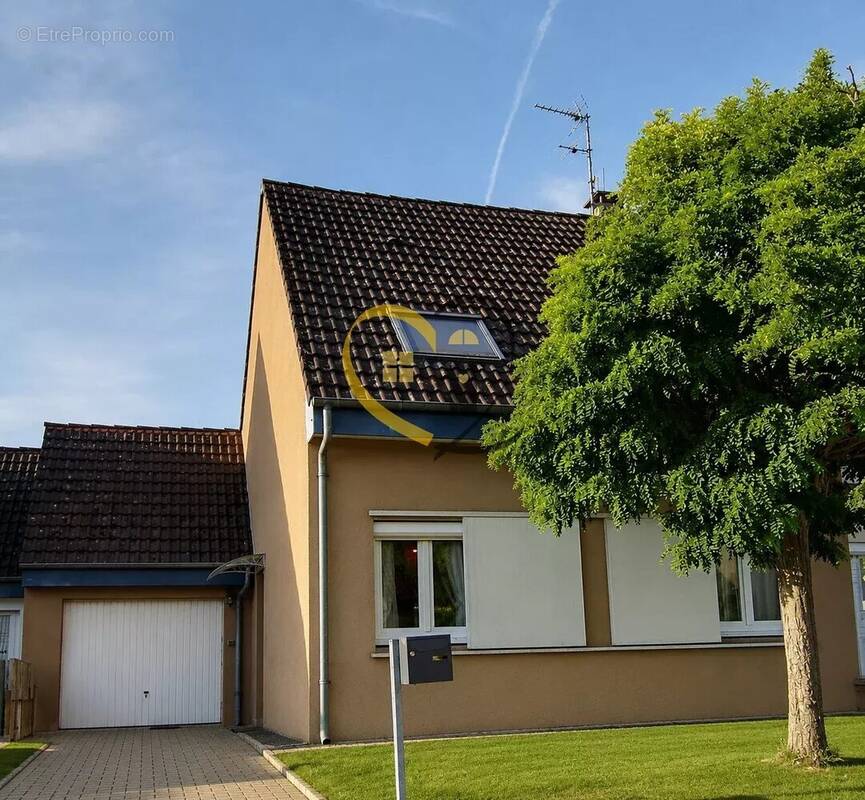 Maison à MEHUN-SUR-YEVRE