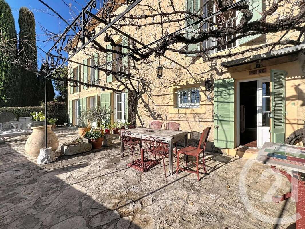 Maison à MOUGINS