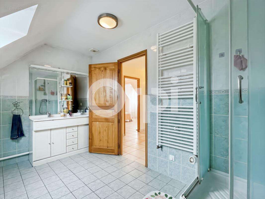 Maison à SAINTE-GEMME-MORONVAL