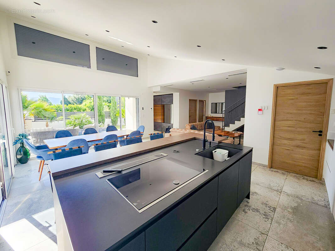 Maison à SALAISE-SUR-SANNE