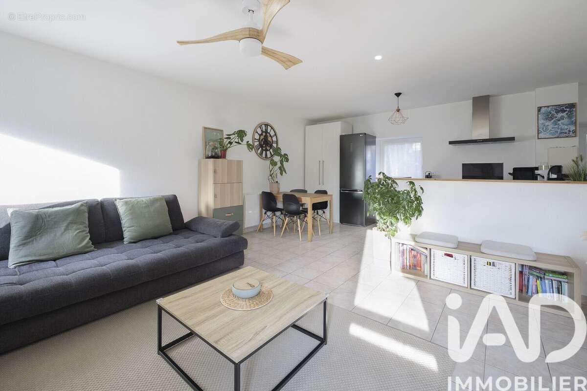 Photo 4 - Appartement à SAINT-GENIS-LES-OLLIERES