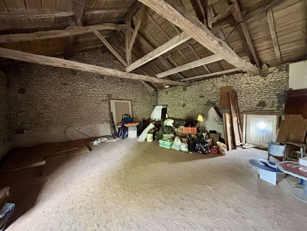 Maison à VOUILLE