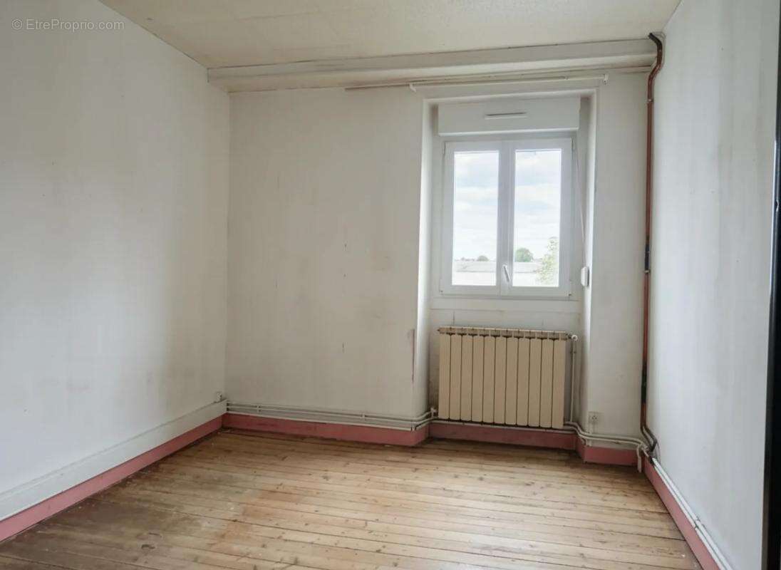 Maison à VILLENEUVE-SUR-BELLOT