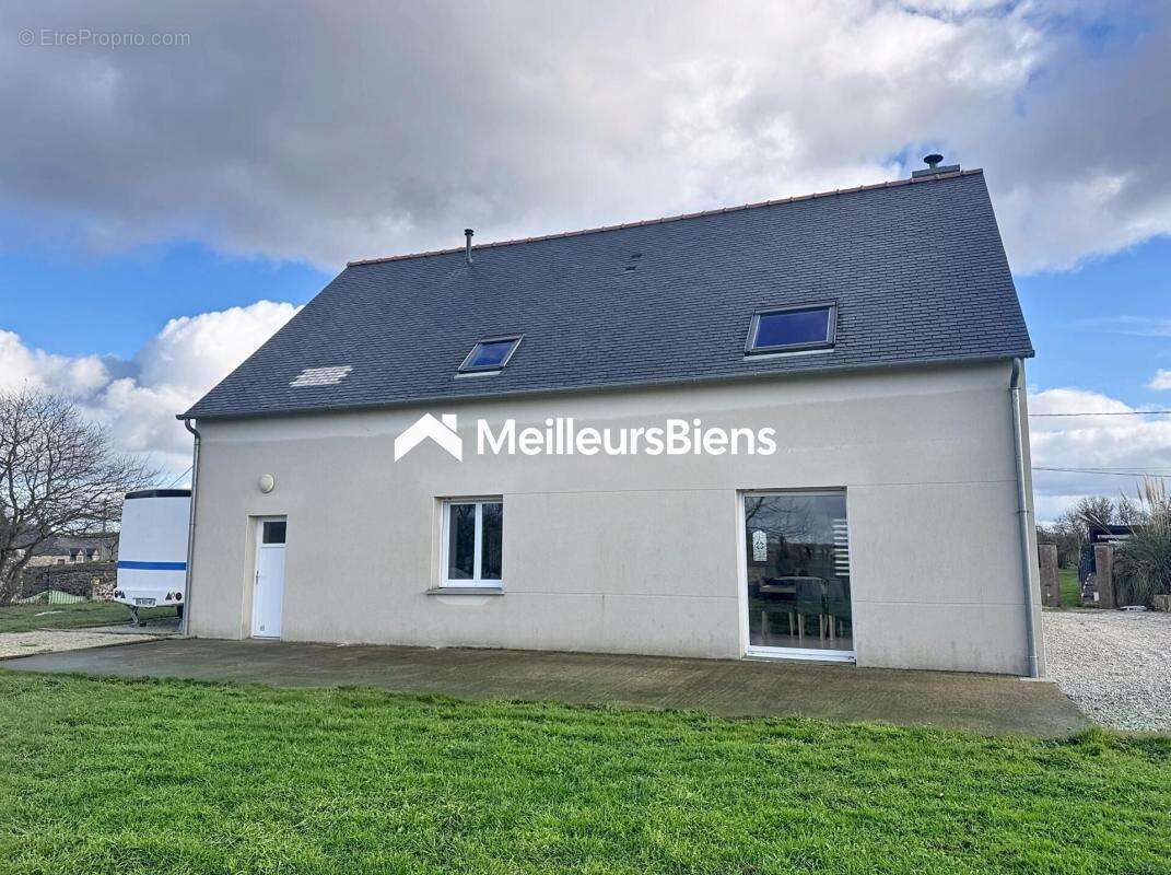 Maison à MEGRIT