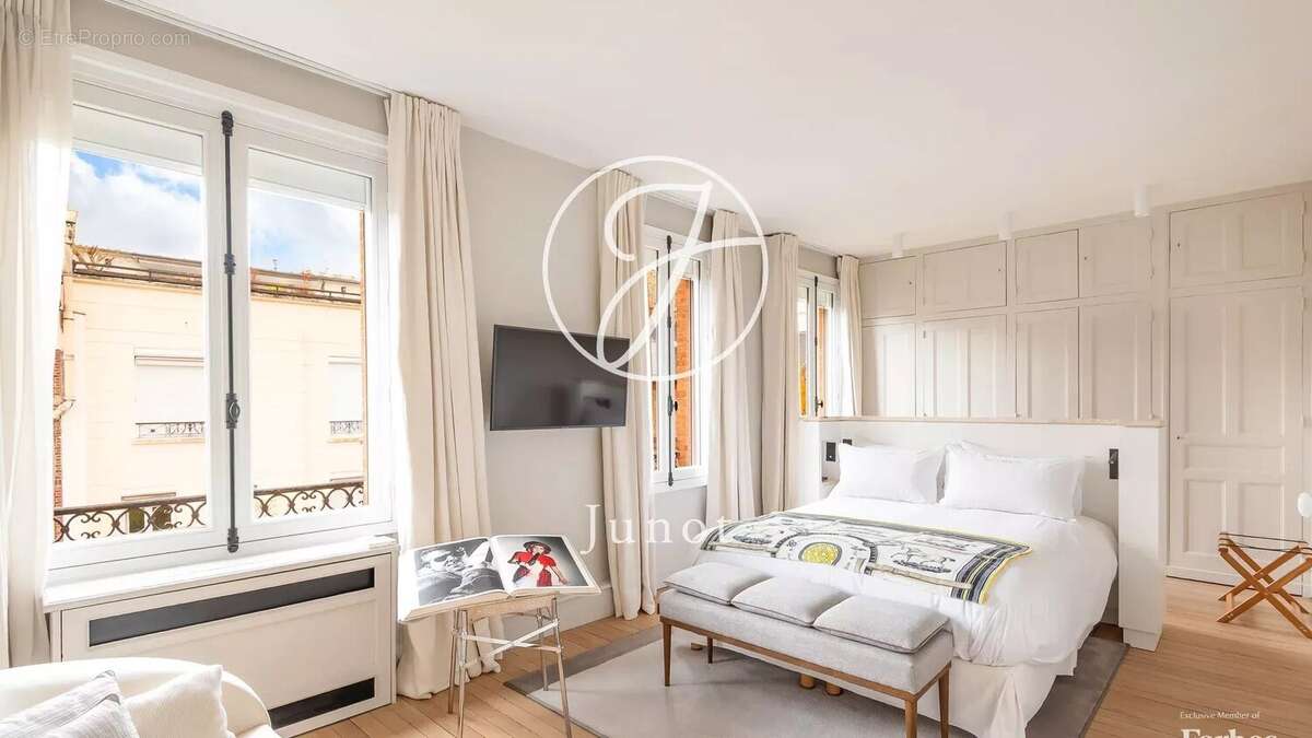 Maison à PARIS-16E