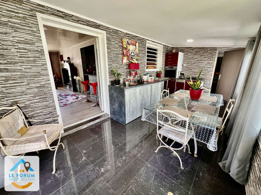 Saint joseph 97480 - villa de plain pied - en parfait etat - beaux volumes - proche des commodites - photo 5