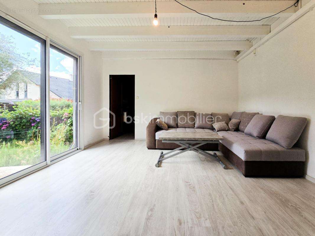 PONTCHARRA – Appartement T3 de 76 m² avec grand jardin, garage et deux caves - photo 6