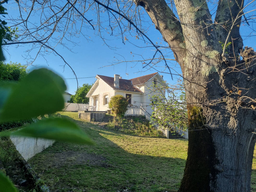 Maison à BAZAS