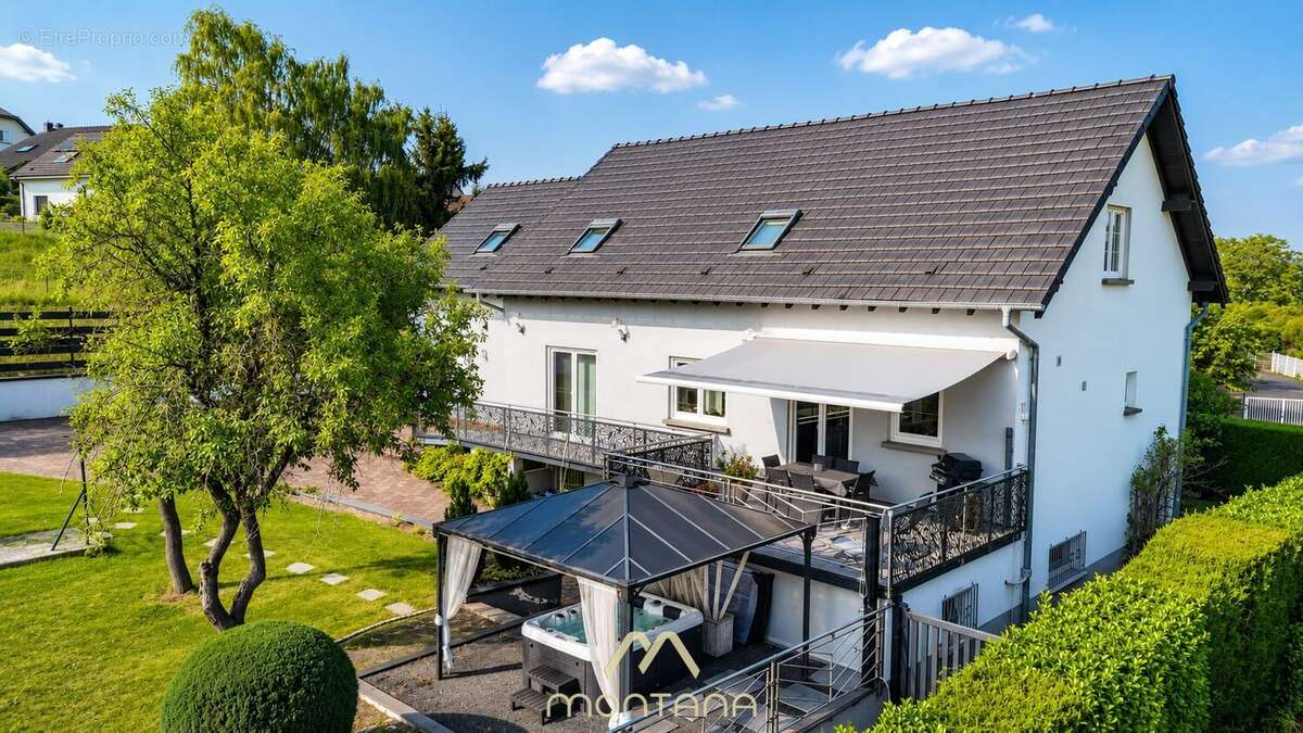 Maison 200 m² à Bousbach  - photo 2