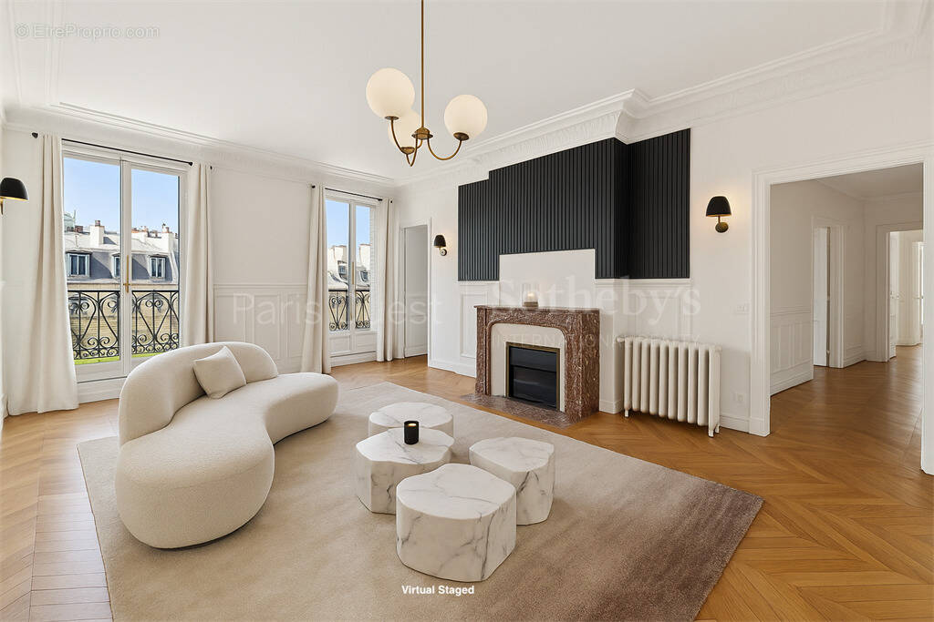 Appartement à PARIS-8E