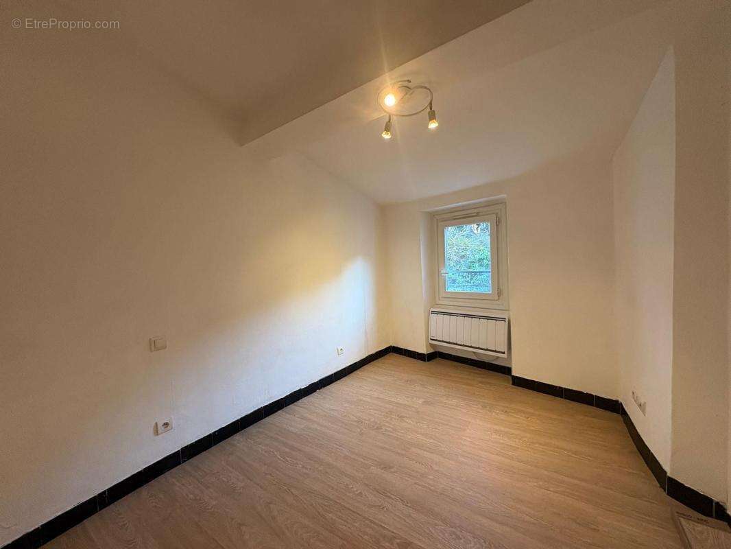 Appartement à L'ESCARENE