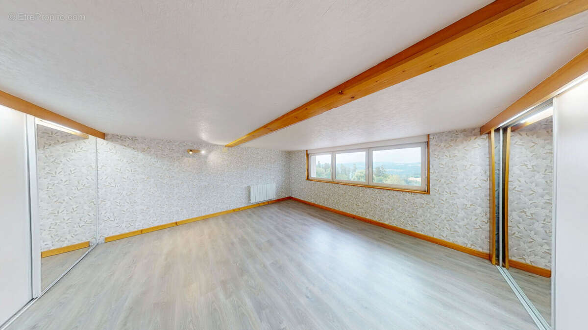 Fournet-Blancheroche : spacieux T5 de 126 m² avec vue imprenable - photo 9