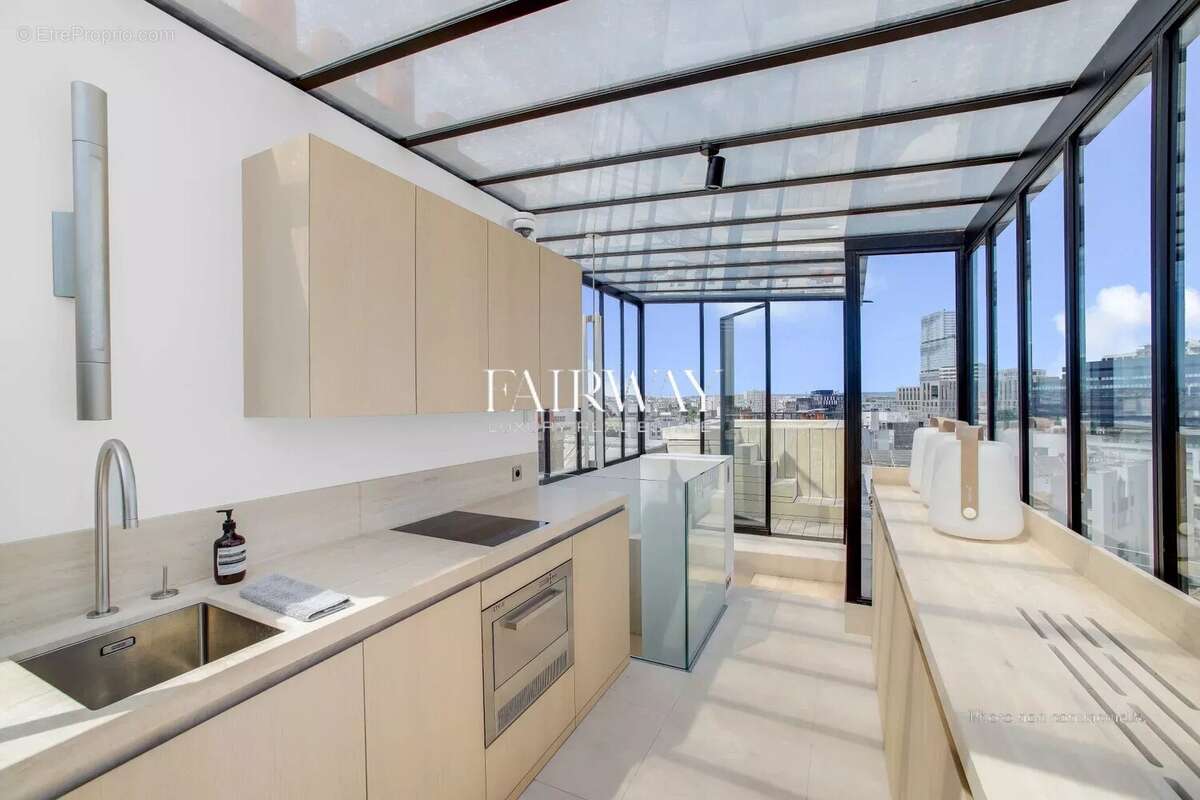 Appartement à PARIS-8E