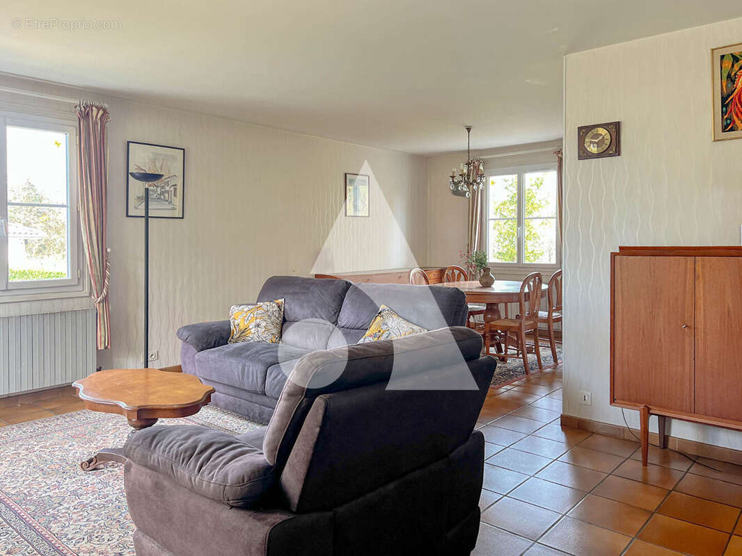 Maison à FONTCOUVERTE