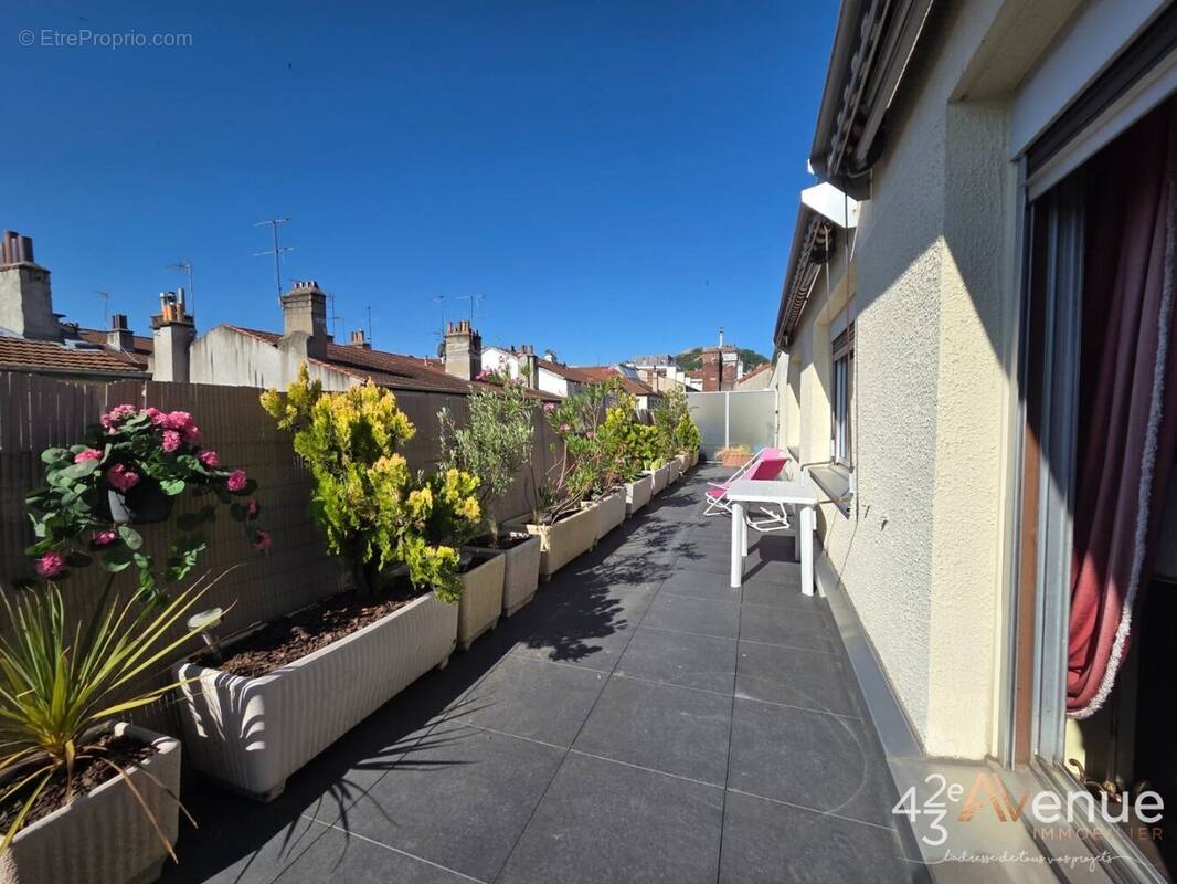 Appartement à SAINT-ETIENNE