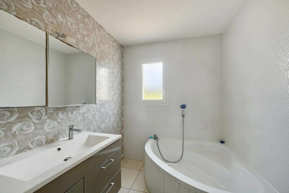 Maison à SAINT-GILLES