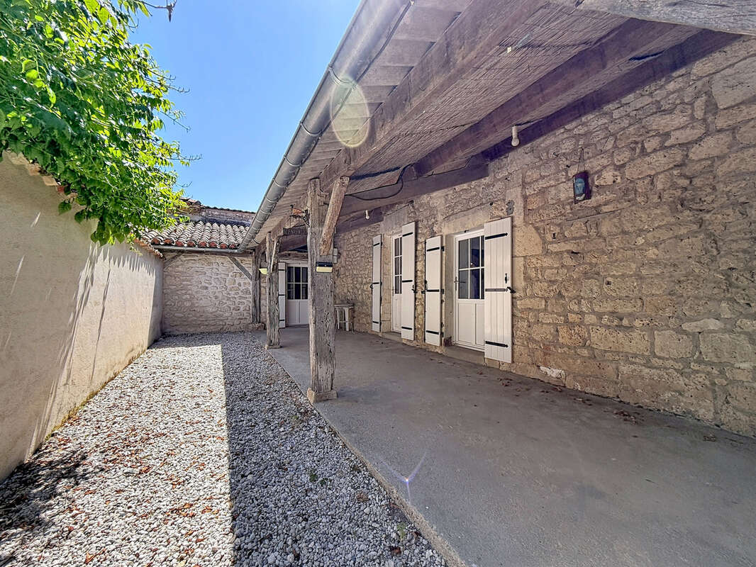 Propriété de campagne ouest Angoulême - photo 20