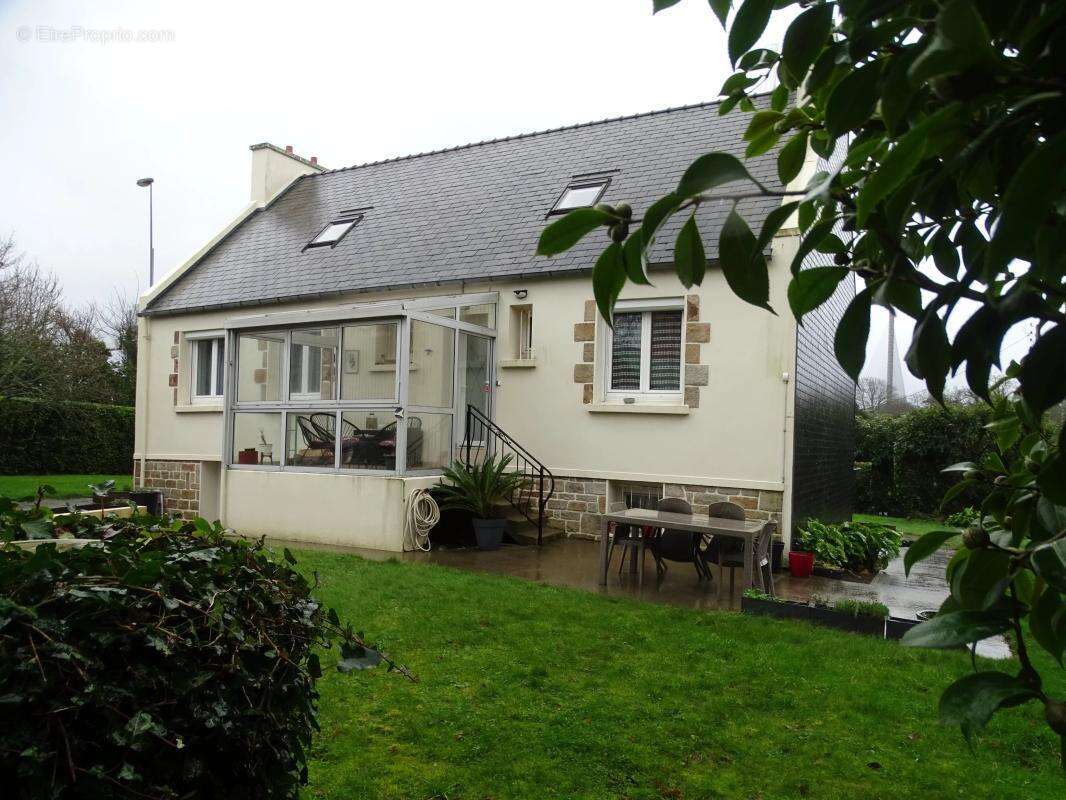 Maison à LE RELECQ-KERHUON