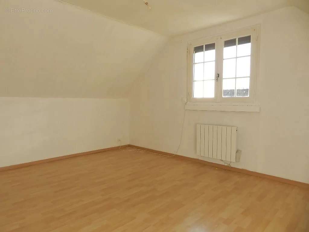 Maison à SAINT-PIERRE-SUR-DIVES