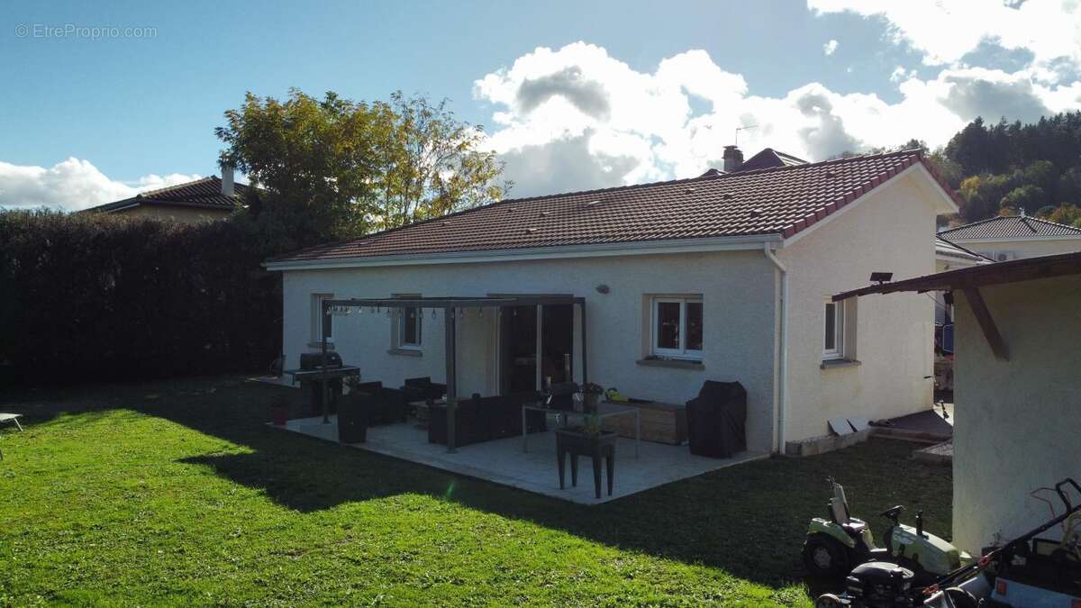 Maison à SAINT-PIERRE-DE-CHANDIEU