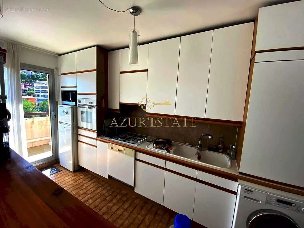 Appartement à ROQUEBRUNE-CAP-MARTIN