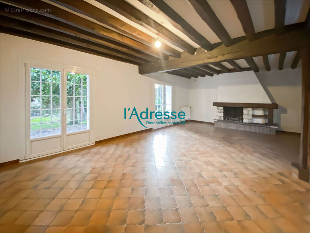 Maison à OINVILLE-SUR-MONTCIENT